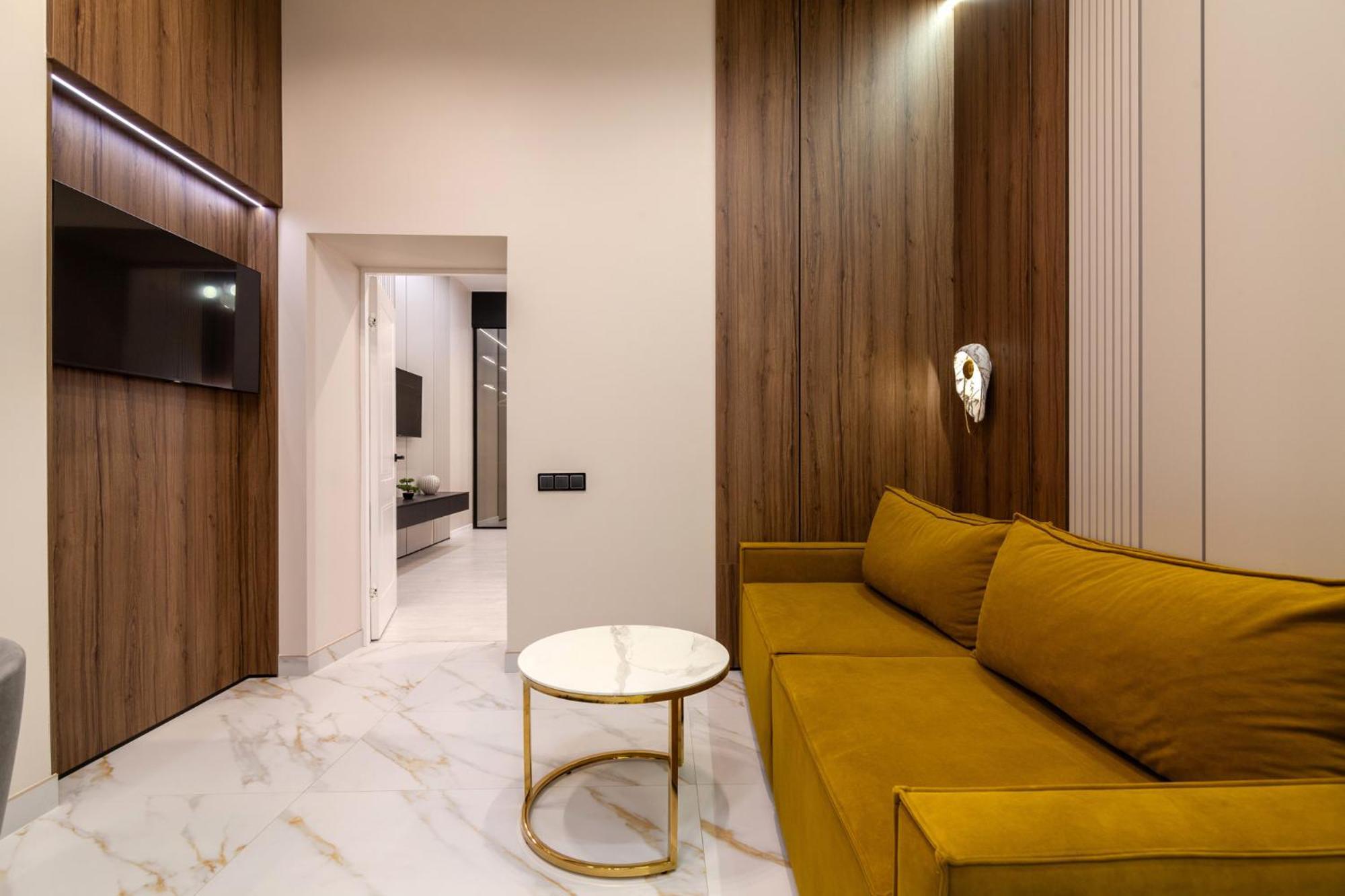 Leogrand Jacuzzi On Malaniuka 2 Lejlighed Lviv Eksteriør billede